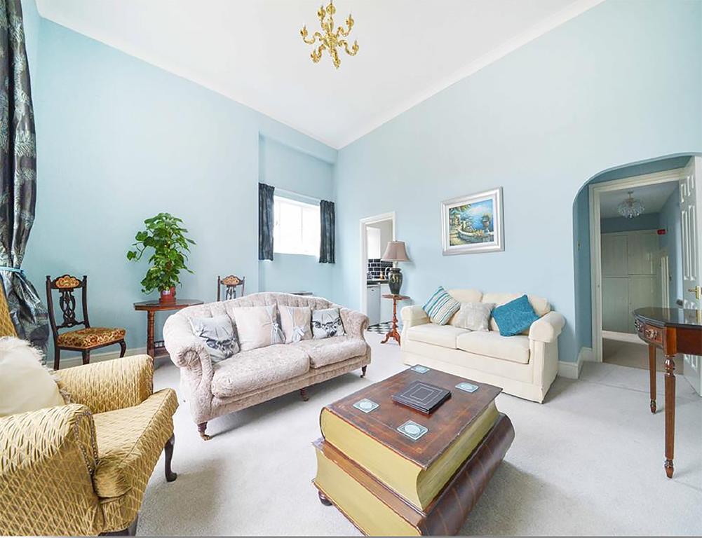 Alexander House Corsham Quarto foto